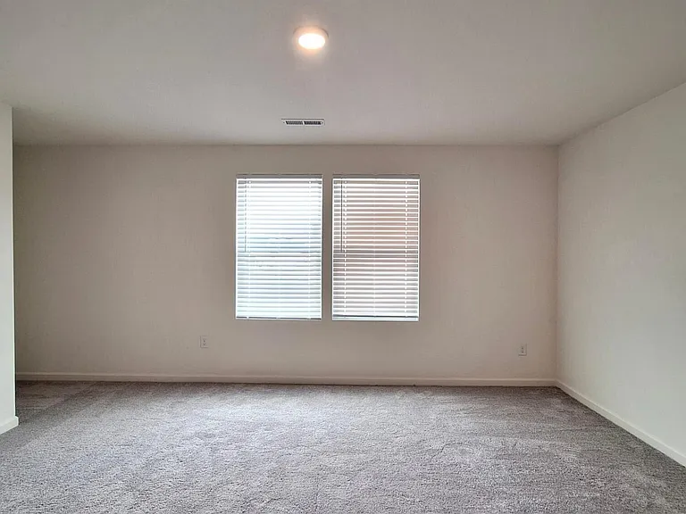 2425 Brookville Dr #A — Photo 8