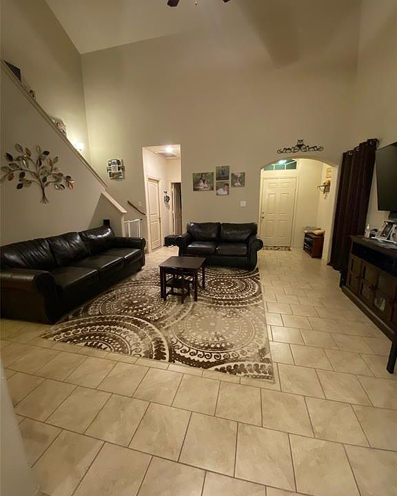 1st image of 10111 Tallcrest Ln
