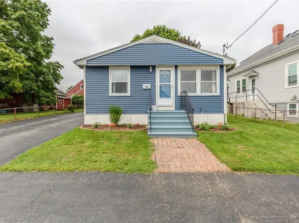 39 Irving St, North Providence, RI 02904