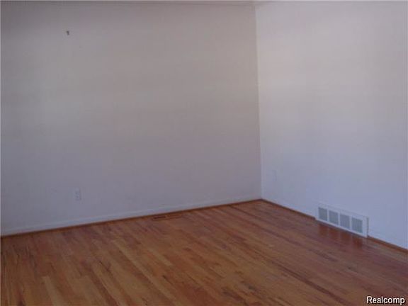 2nd image of 6781 Post Oak Dr