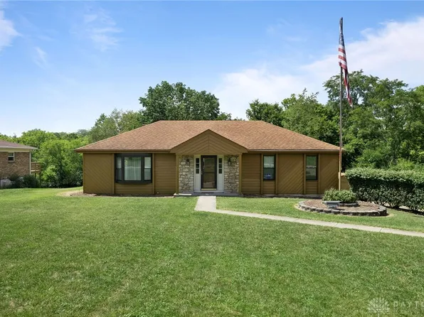 3249 Triplecrown Dr, North Bend, OH 45052