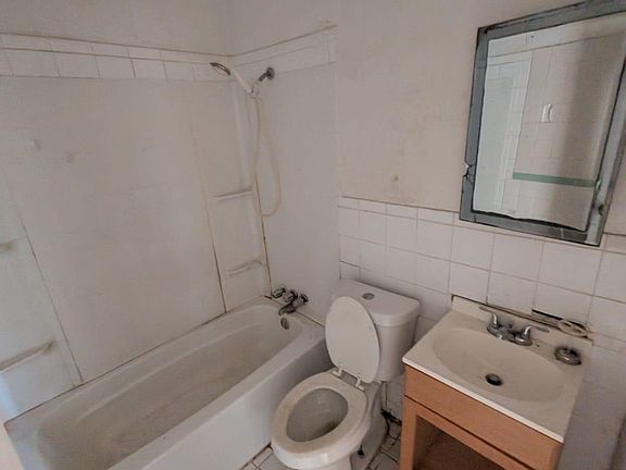 5th image of 545 Easy St