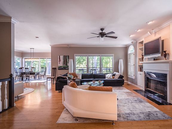 3rd image of 1200 Club Cove Dr