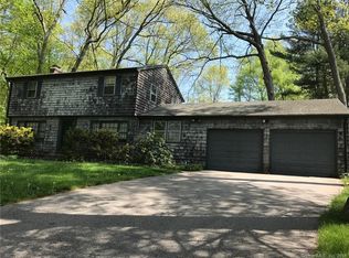 9 Starlight Ln, North Stonington, CT 06359