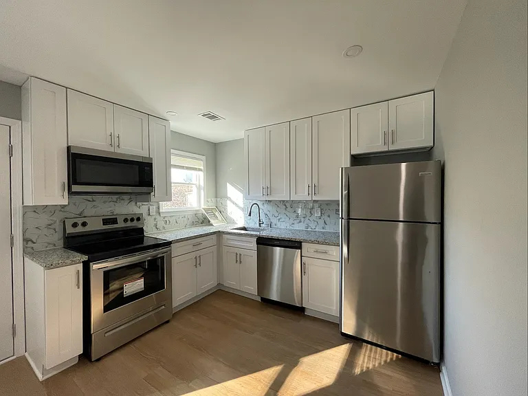 3669 MLK — Photo 10
