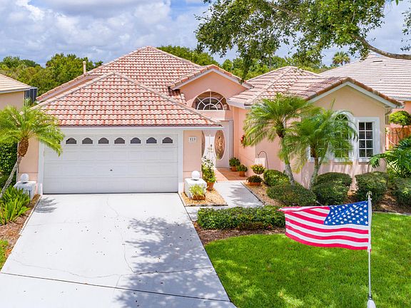 2nd image of 919 Palm Brook Dr