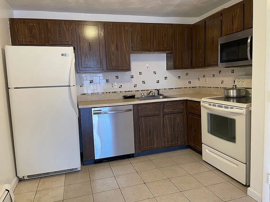 Building Photo - 141 Pierce St #22