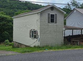 1085 Deveaux St, Elmora, PA 15737