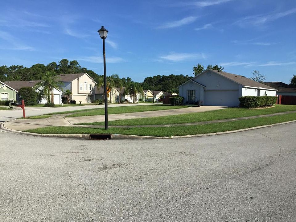 1st image of 8459 Oak Crossing Dr W