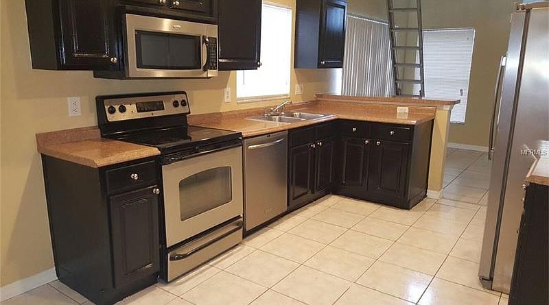 2nd image of 2718 Emerson Ln