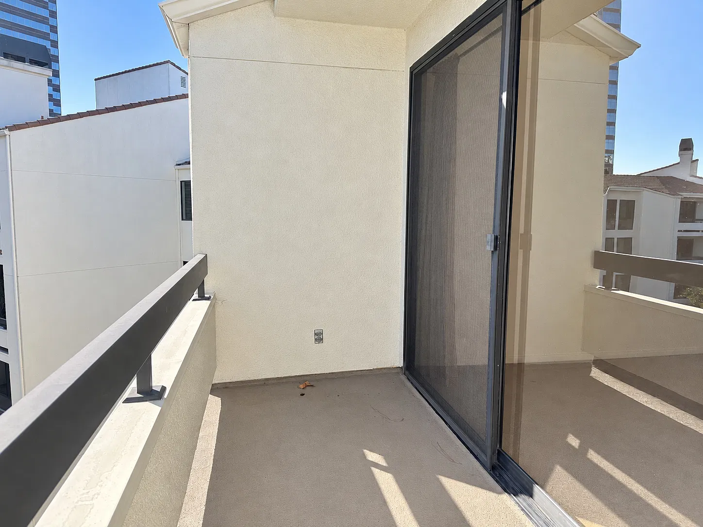 2 bed, 1390 sqft, $6,350 — Photo 4