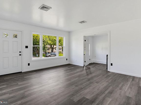 3rd image of 21975 Spring Valley Dr