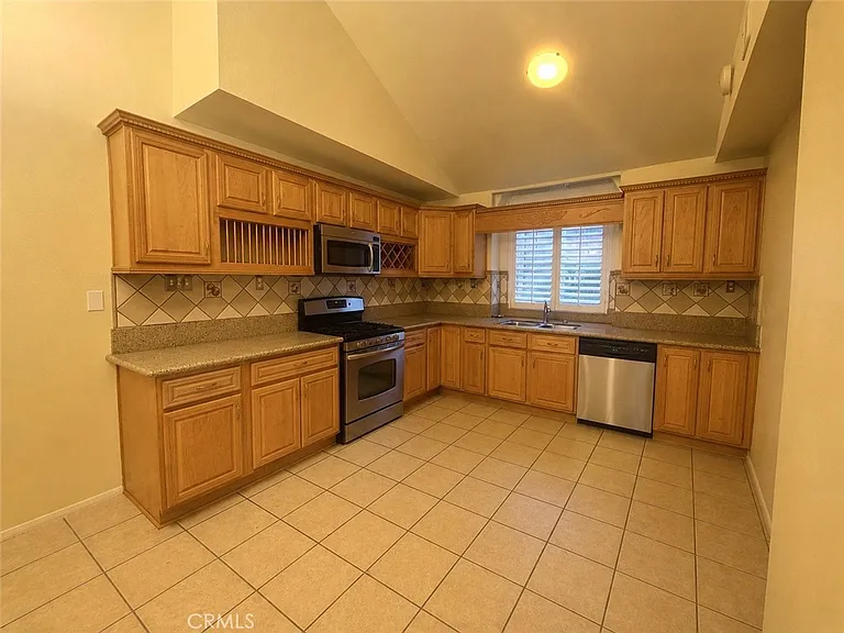 3863 Cazador St — Photo 7