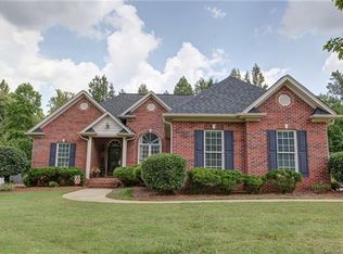221 Ingonish Dr, Gastonia, NC 28056