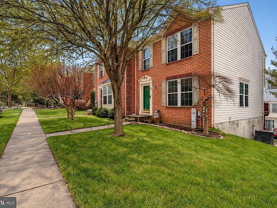 1st image of 10 Bluestem Ct