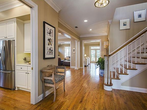 4th image of 3208 W Chapin Ave