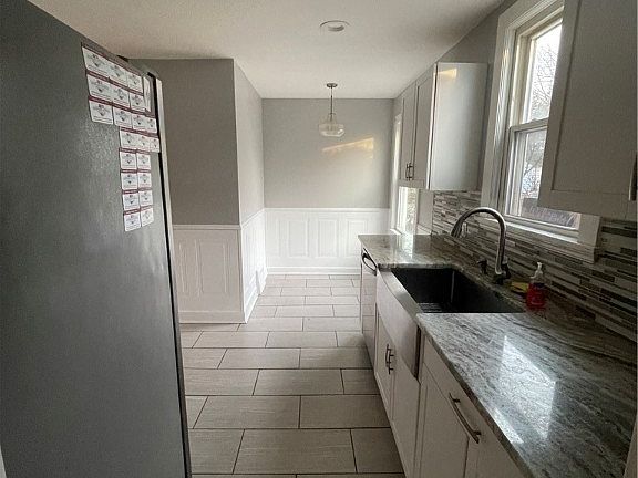5th image of 16516 Stockbridge Ave