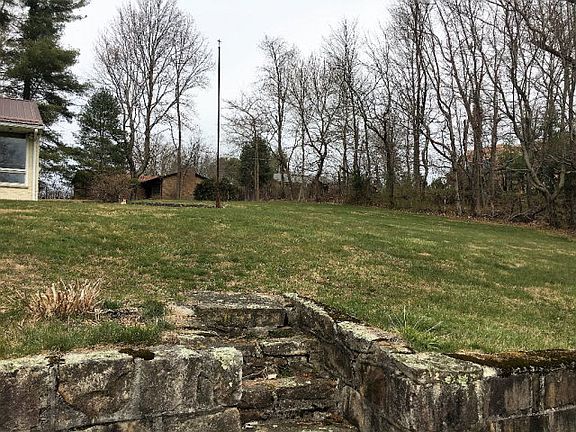 5th image of 122 Travelers Ln