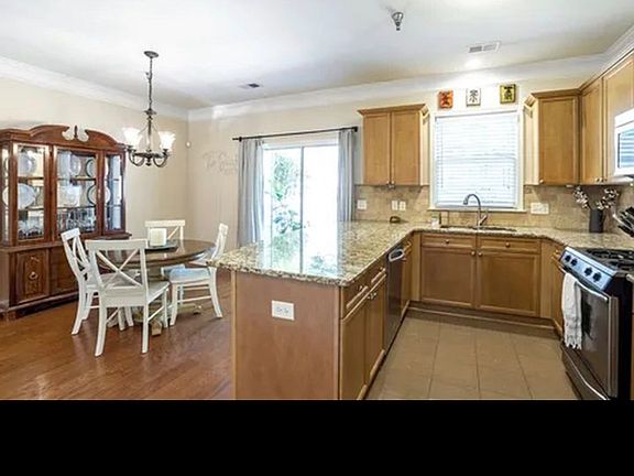 5th image of 1264 Harris Commons Pl