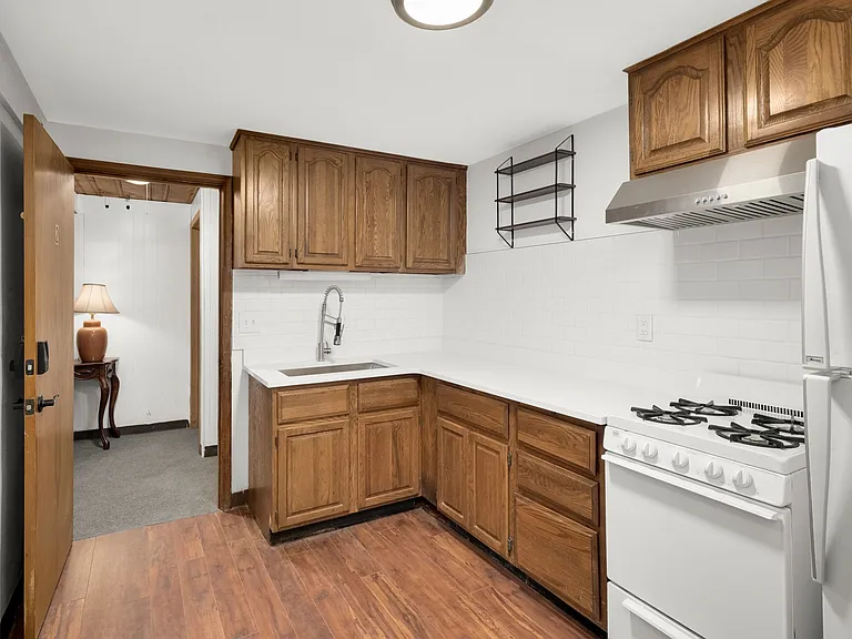 895 Humboldt Ave — Photo 6