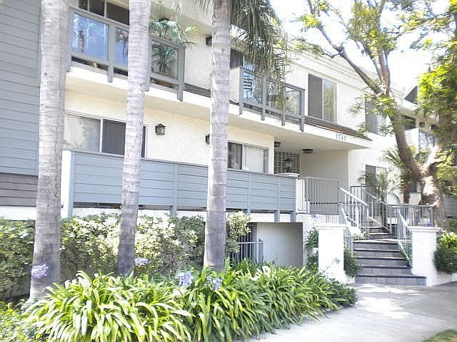 1st image of 1741 Granville Ave APT 107