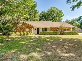 616 S Parkridge Dr, Mansfield, TX 76063