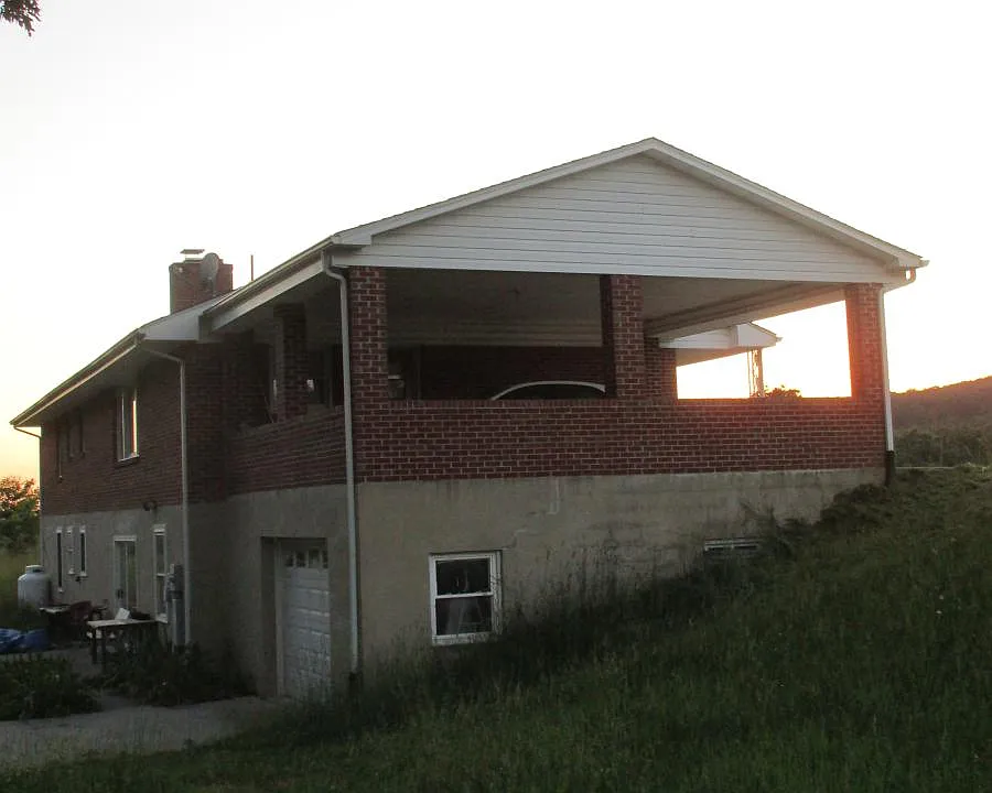 1220 Stafford Dr
