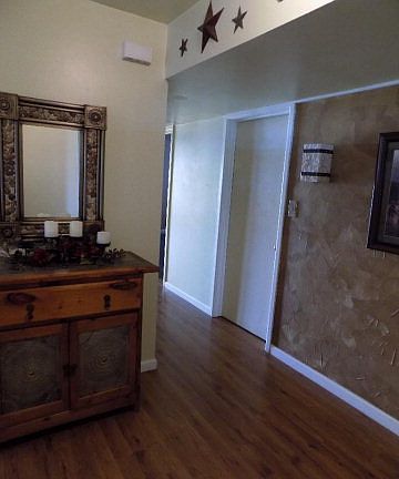 3rd image of 1504 N Washington Ave