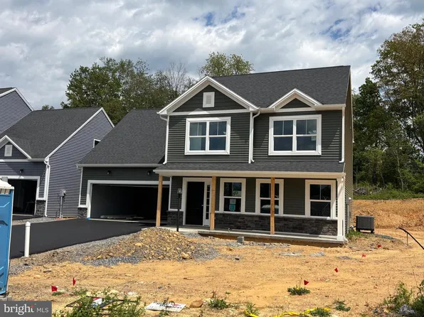 200 Grace Ann Ct, Fayetteville, PA 17222
