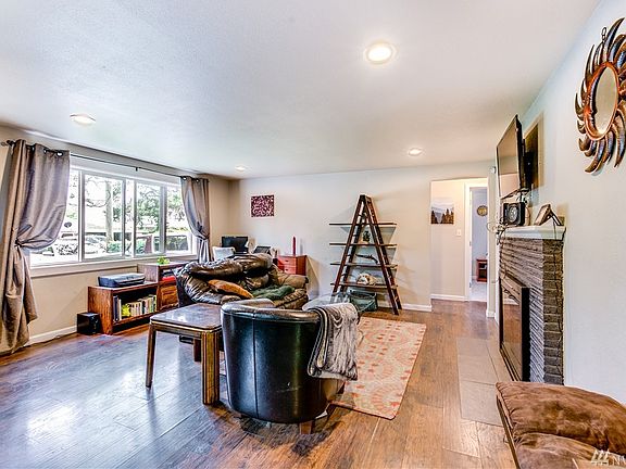 3rd image of 6007 99th St SW