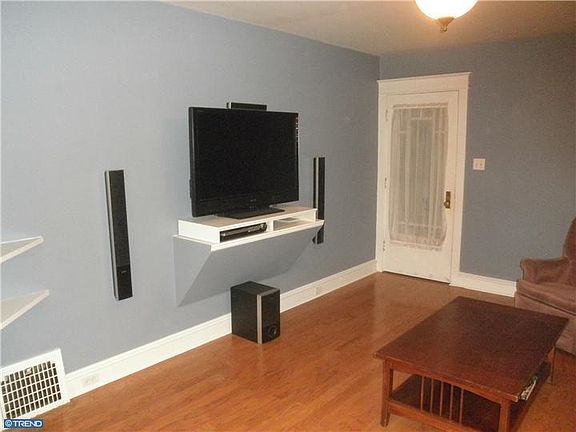 2nd image of 44 E Reamer Ave