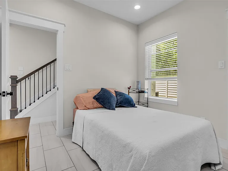 5303 Donovan Gardens Ln — Photo 4