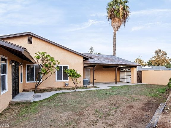 3rd image of 1216 Hampton Cir