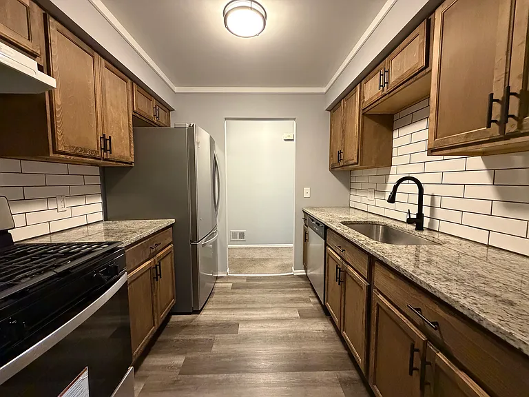 28096 Universal Dr — Photo 2