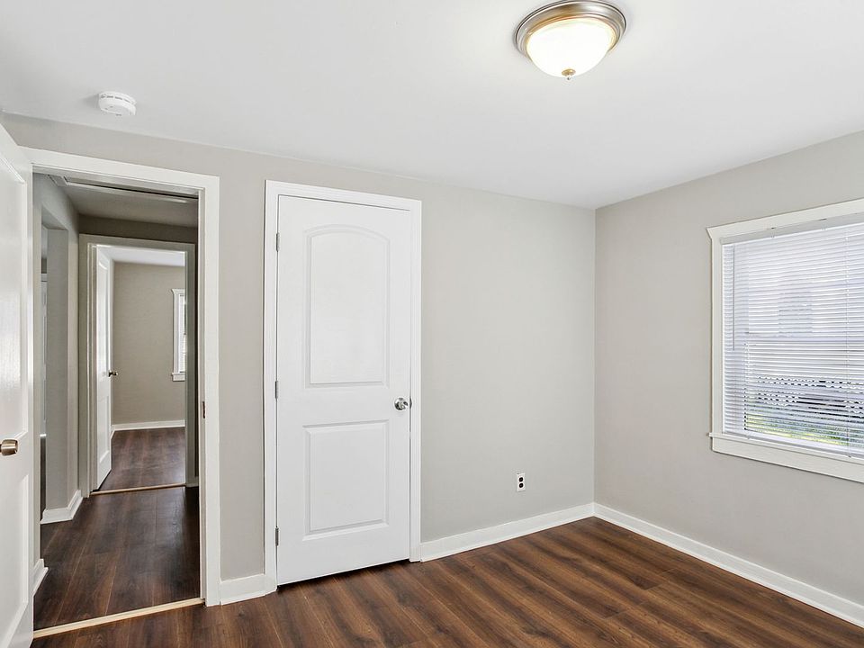 1st image of 817 W 44th St