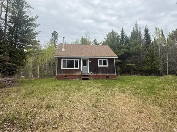 632 County Road, Milford, ME 04461