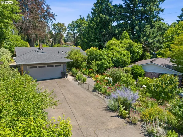 2944 SE Tacoma St, Portland, OR 97202