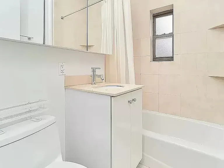 120 E 4th St #2H — Photo 4