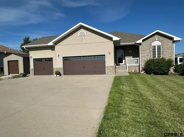 703 S Shimerda St, Wilber, NE 68465