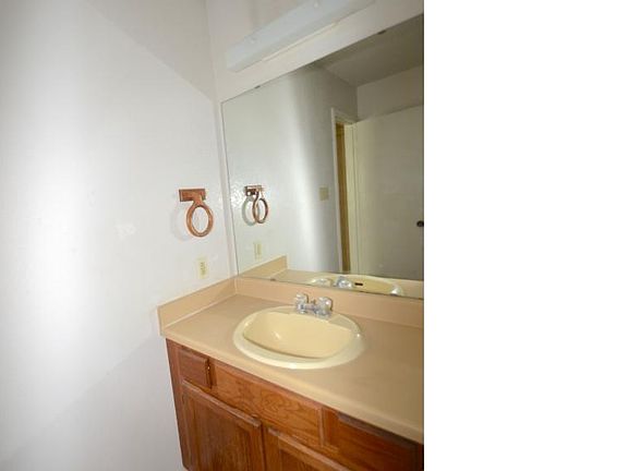 5th image of 3806 London Ln