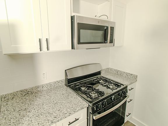 2nd image of 4589 Orchid Dr #2