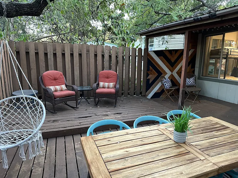 1201 Loma Dr — Photo 11