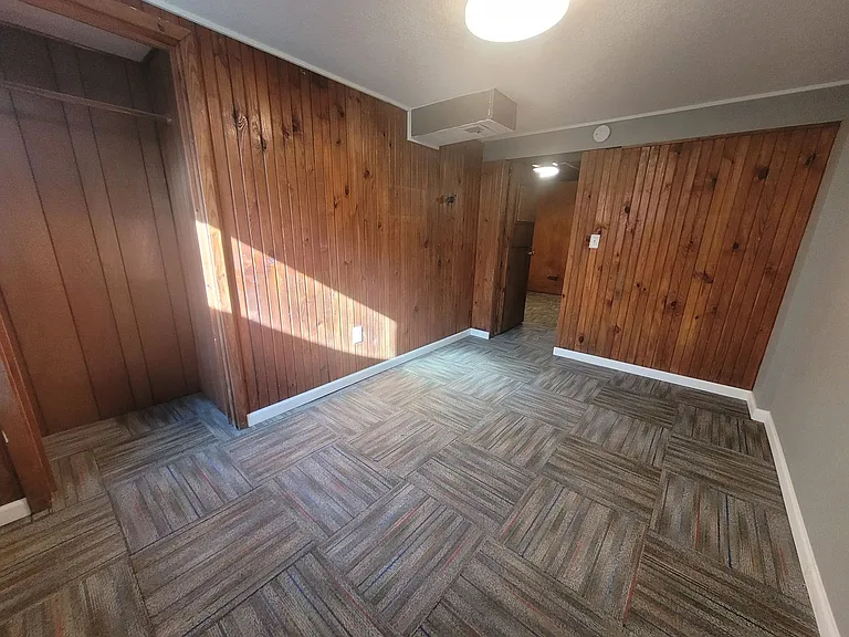 2405 Maple St — Photo 21