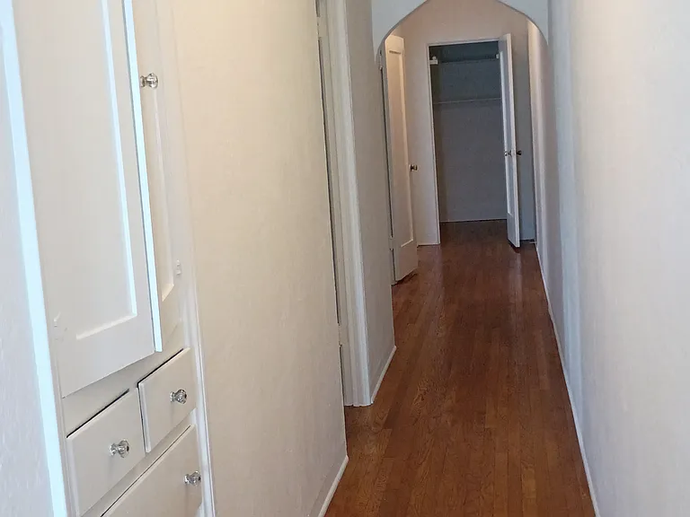 317 1/2 N Gardner St #2/1 — Photo 3
