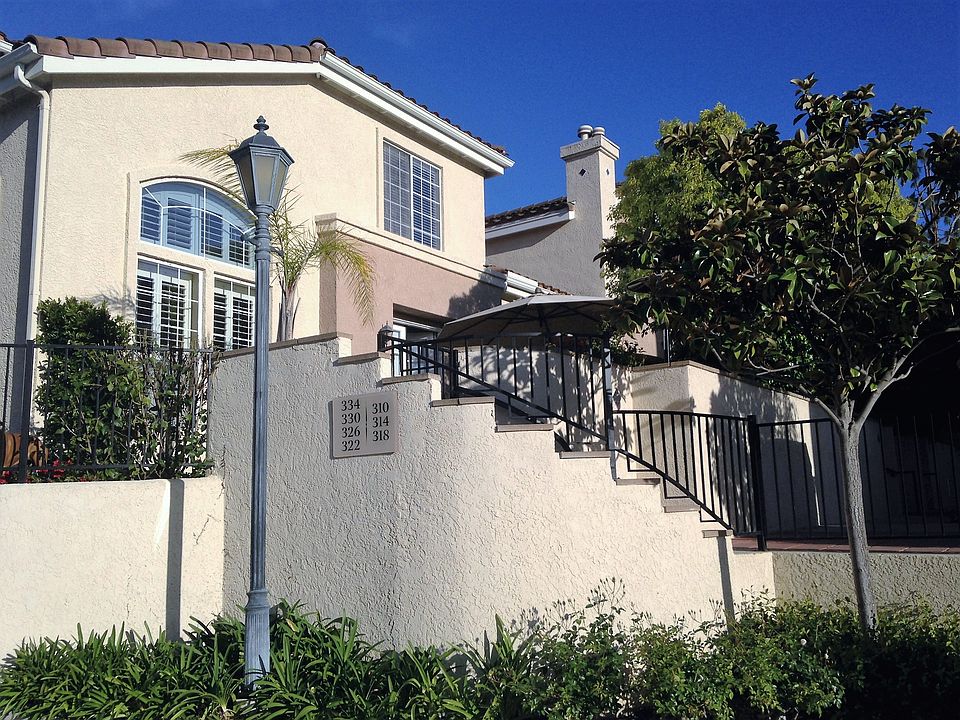 1st image of 334 Avenida De Royale