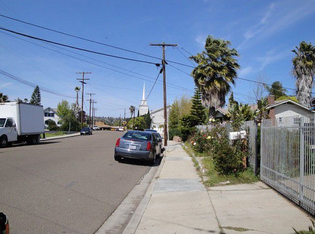 2nd image of 4787-89 Seminole Dr