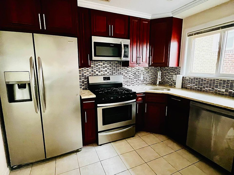1st image of 2721 E 63rd St #1