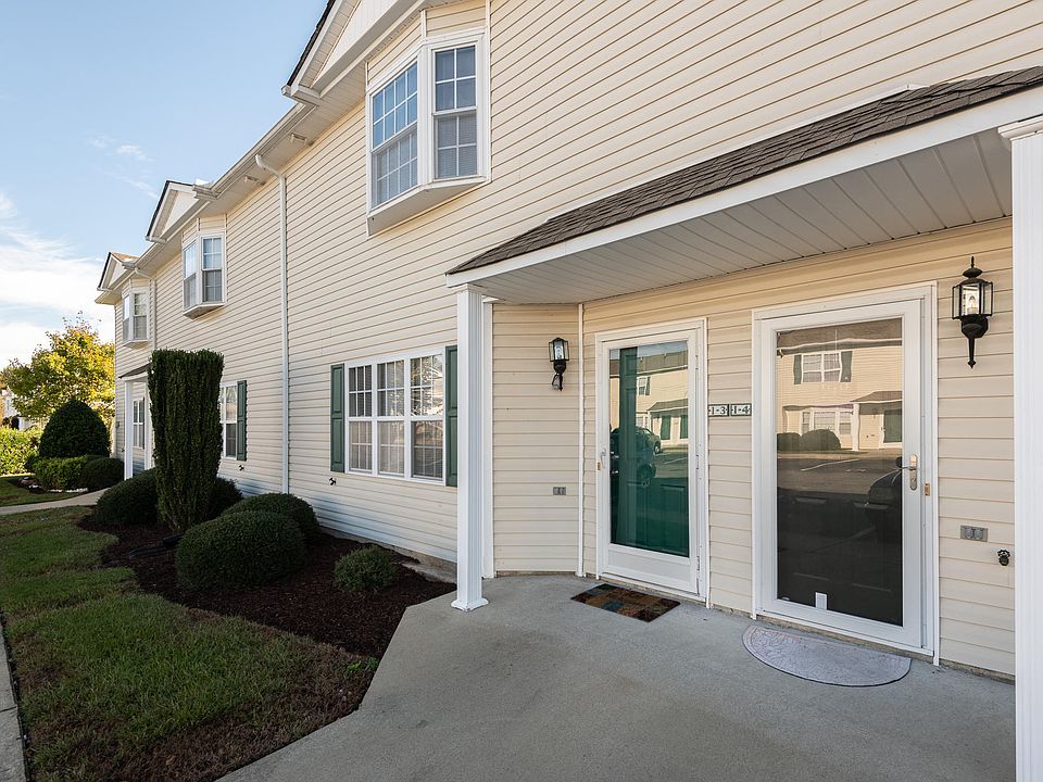 1st image of 2385 Vineyard Drive #I3