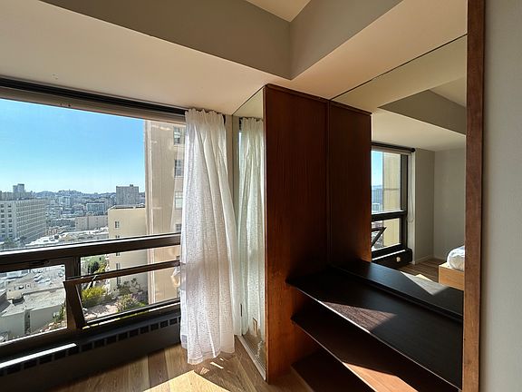 5th image of 1177 California St #1911