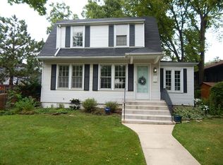 206 Columbia Ave, Park Ridge, IL 60068